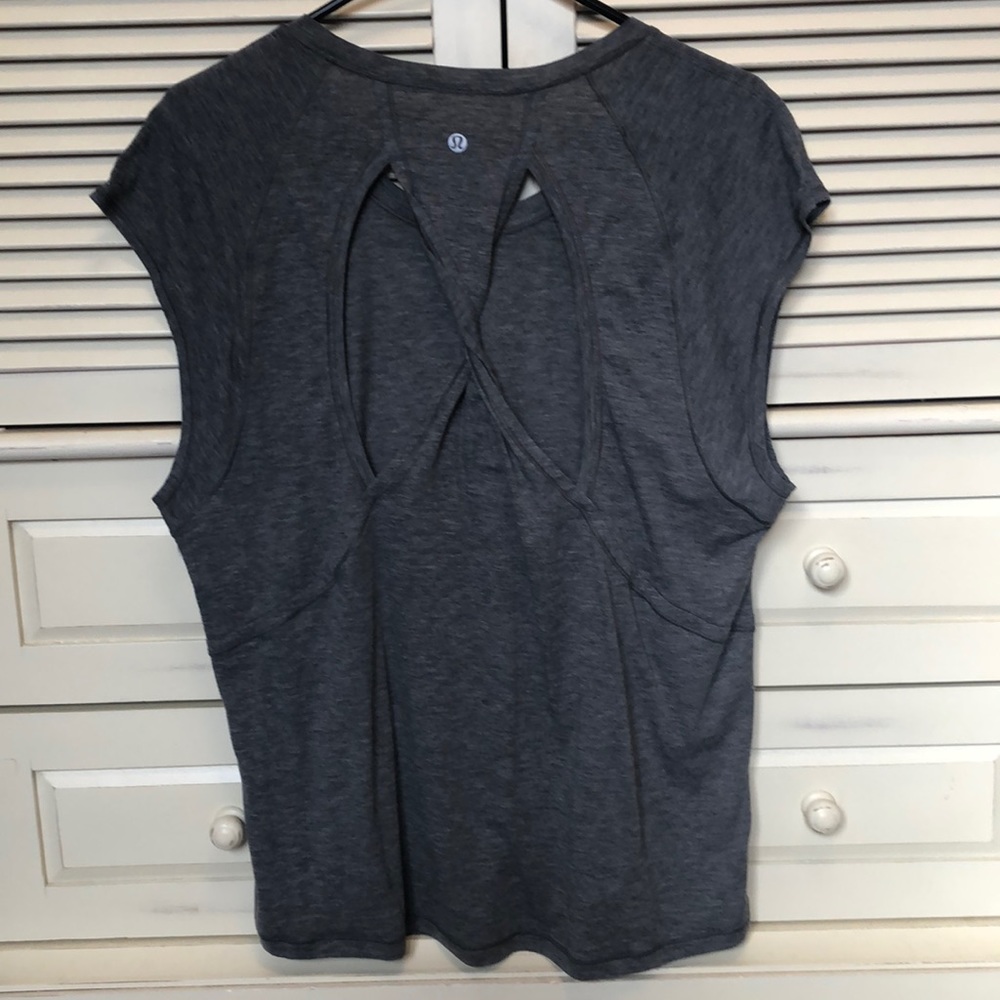 Lululemon top